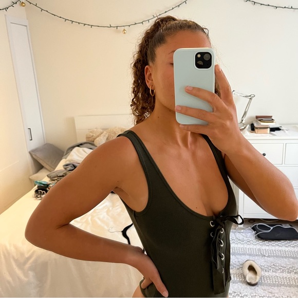 Bodysuit with bow in the front - Picture 3 of 6